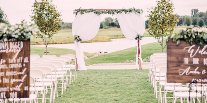 602fcfeff4915e73dbc85f73_outdoor-wedding-decor-banner